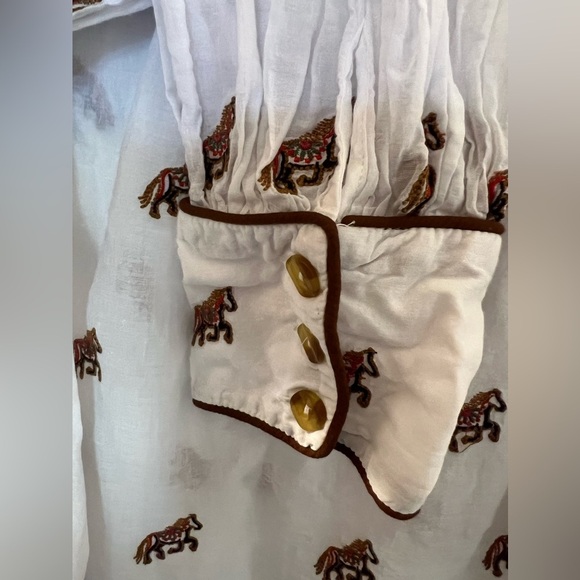 FARM RIO Women's Embroidered Horse Blouse - Picture 11 of 11